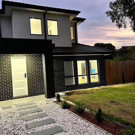 Brand New Modern 2 Bedroom Guesthouse At Airport! Melbourne Exterior photo