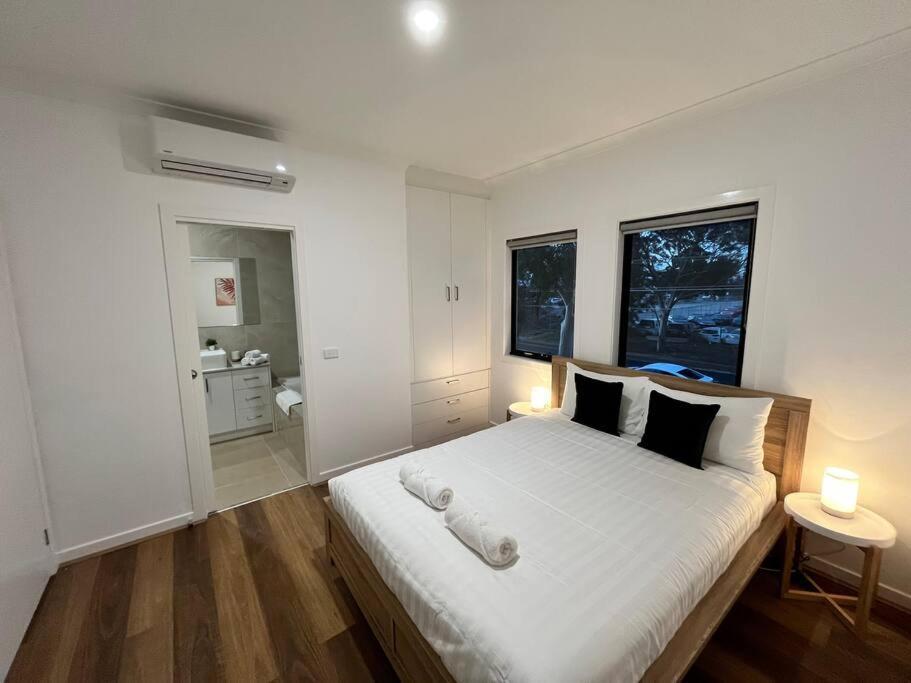 Brand New Modern 2 Bedroom Guesthouse At Airport! Melbourne Exterior photo